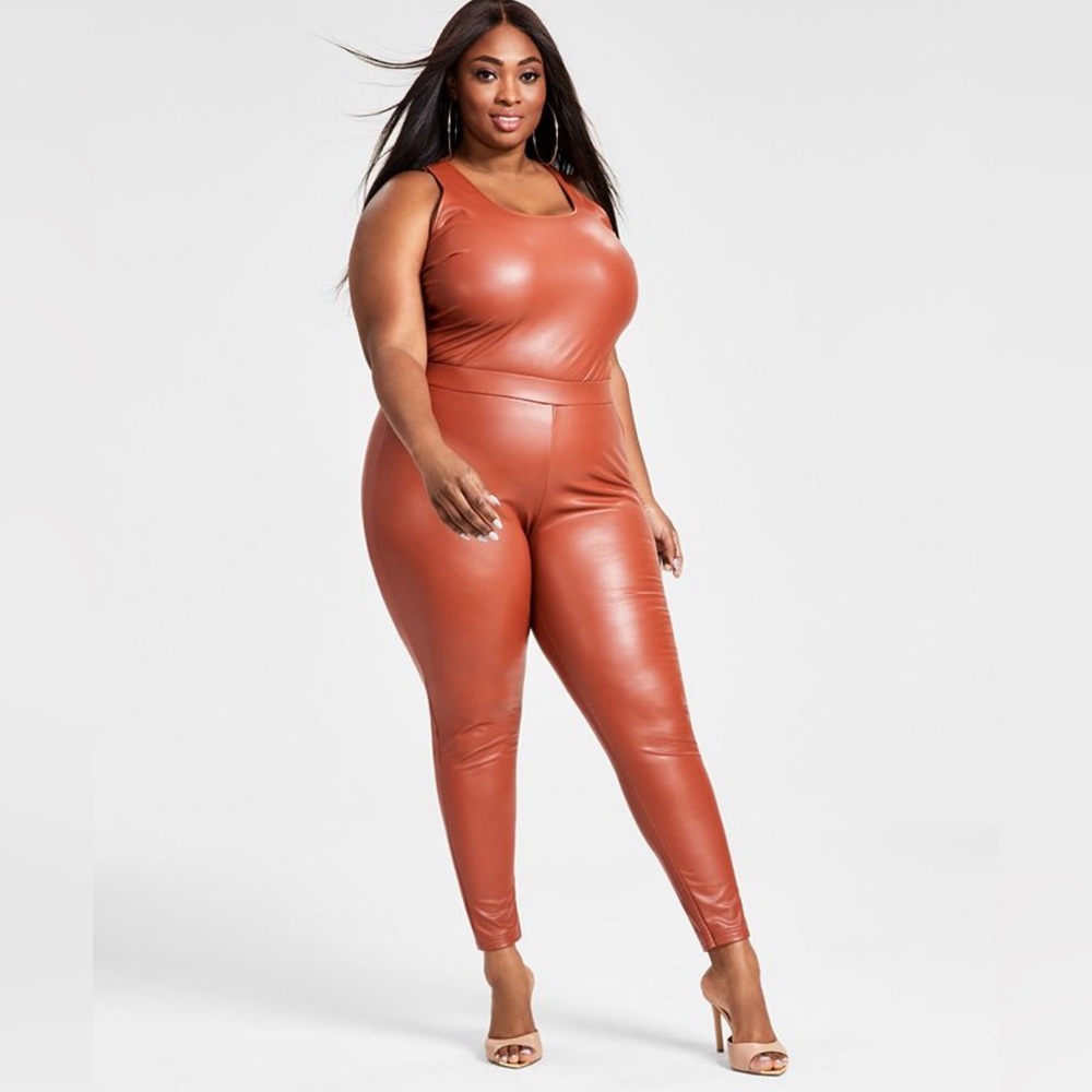 Pleather Set with bodysuit, leggings and jacket - Picture 5 of 10